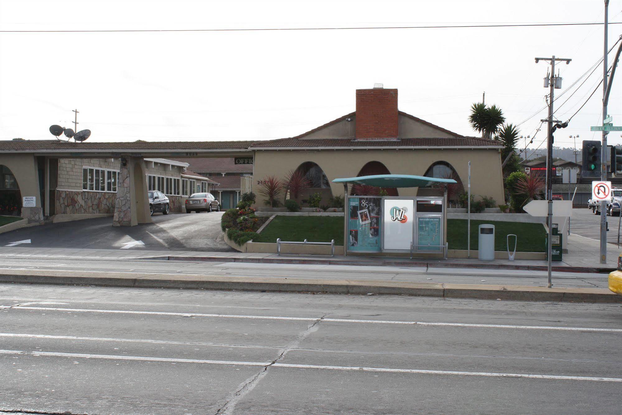 El Castell Motel Monterey Exterior photo