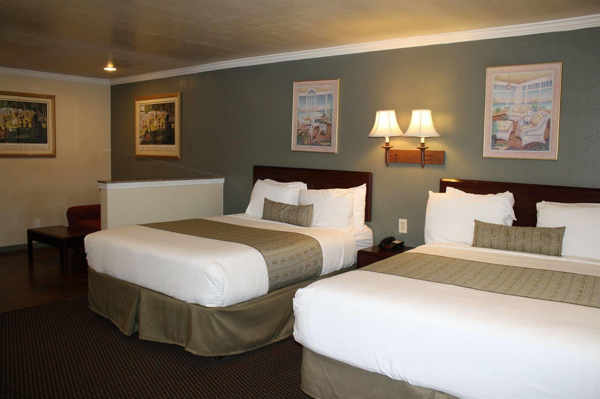 El Castell Motel Monterey Exterior photo