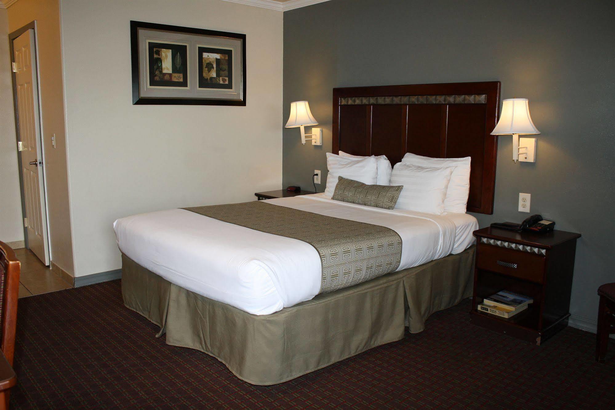 El Castell Motel Monterey Exterior photo