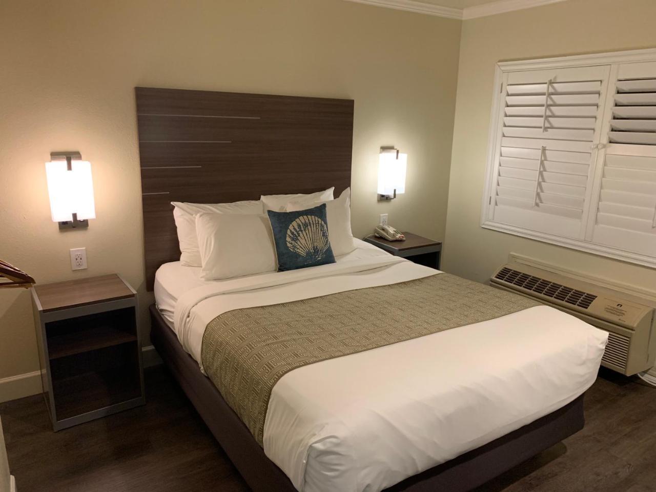 El Castell Motel Monterey Exterior photo